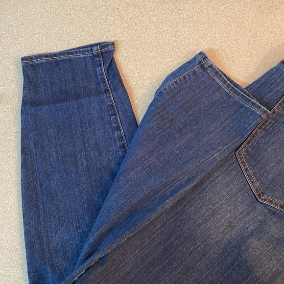 NYDJ - high rise skinny jeans. Size 16 - Picture 4 of 14